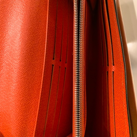 Louis Vuitton Authentic Orange Epi wallet - Picture 3 of 4